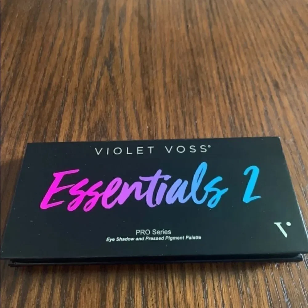 NWT eyeshadow palette